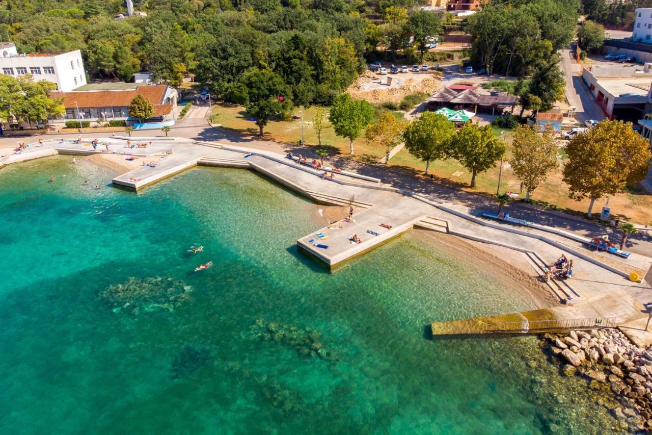 Apartment Bor - On The Beach Malinska Exterior foto
